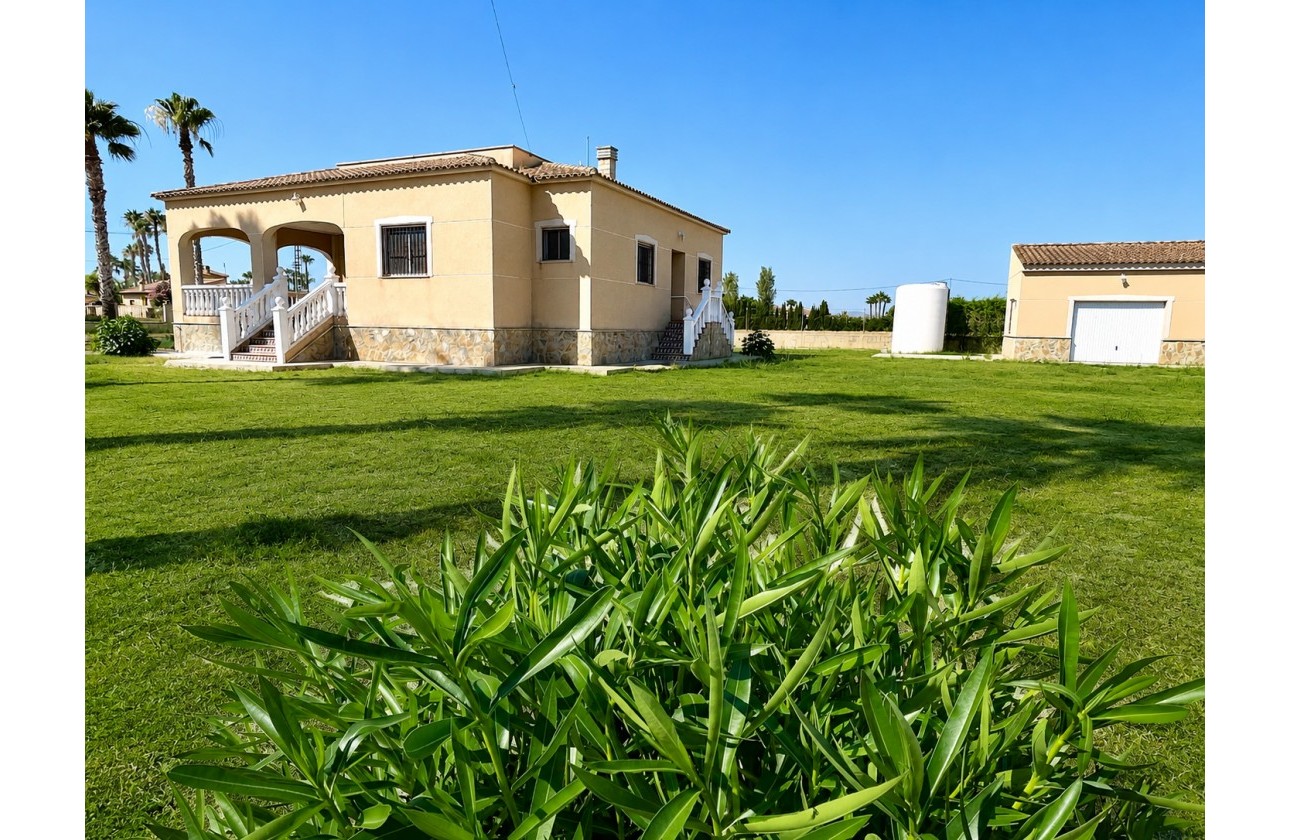Resale - Detached Villa - Catral