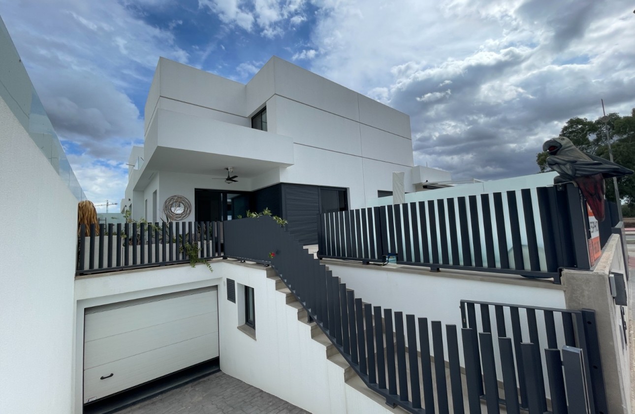 Resale - Detached Villa - Dolores