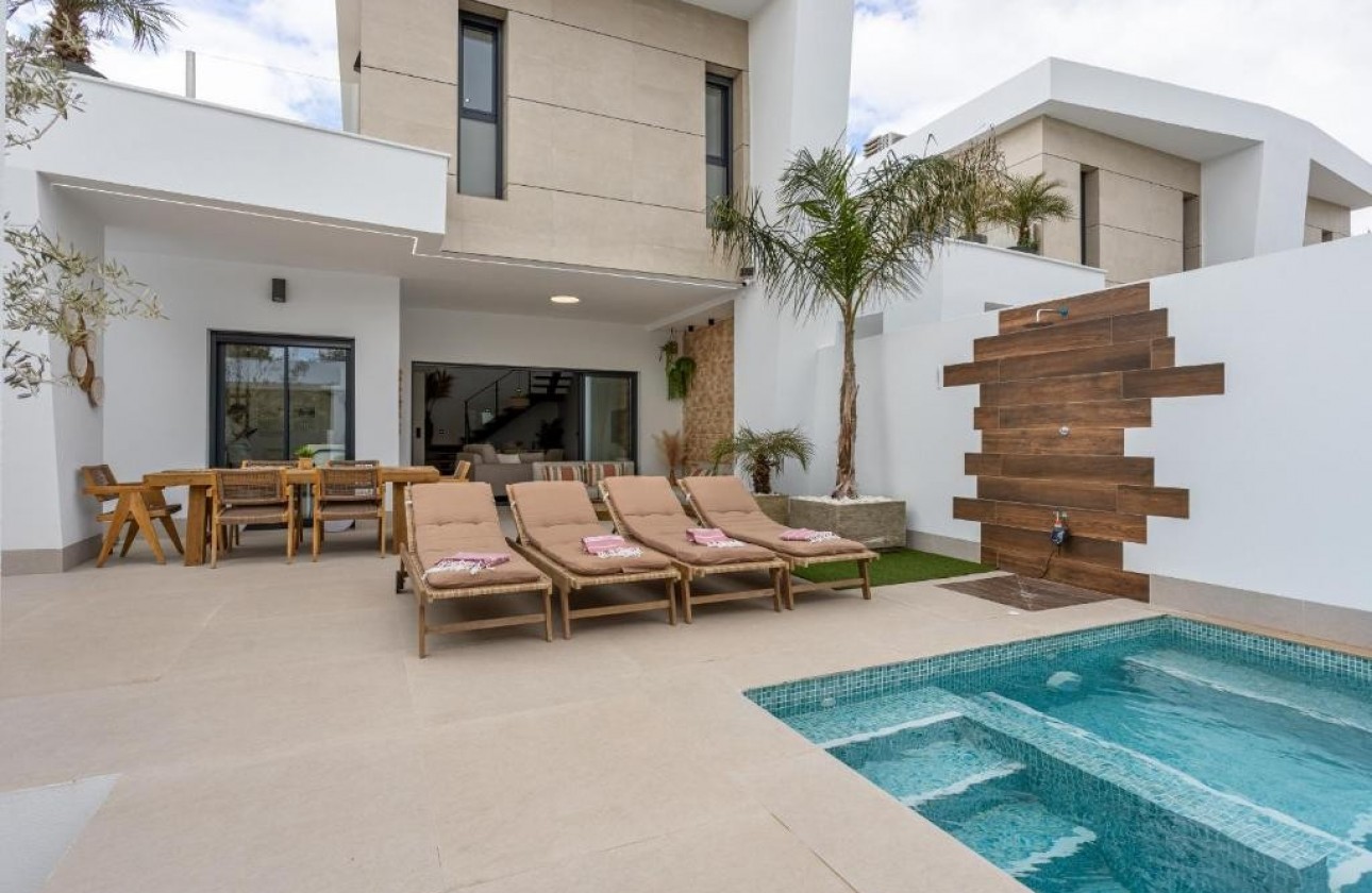 Resale - Detached Villa - Dolores