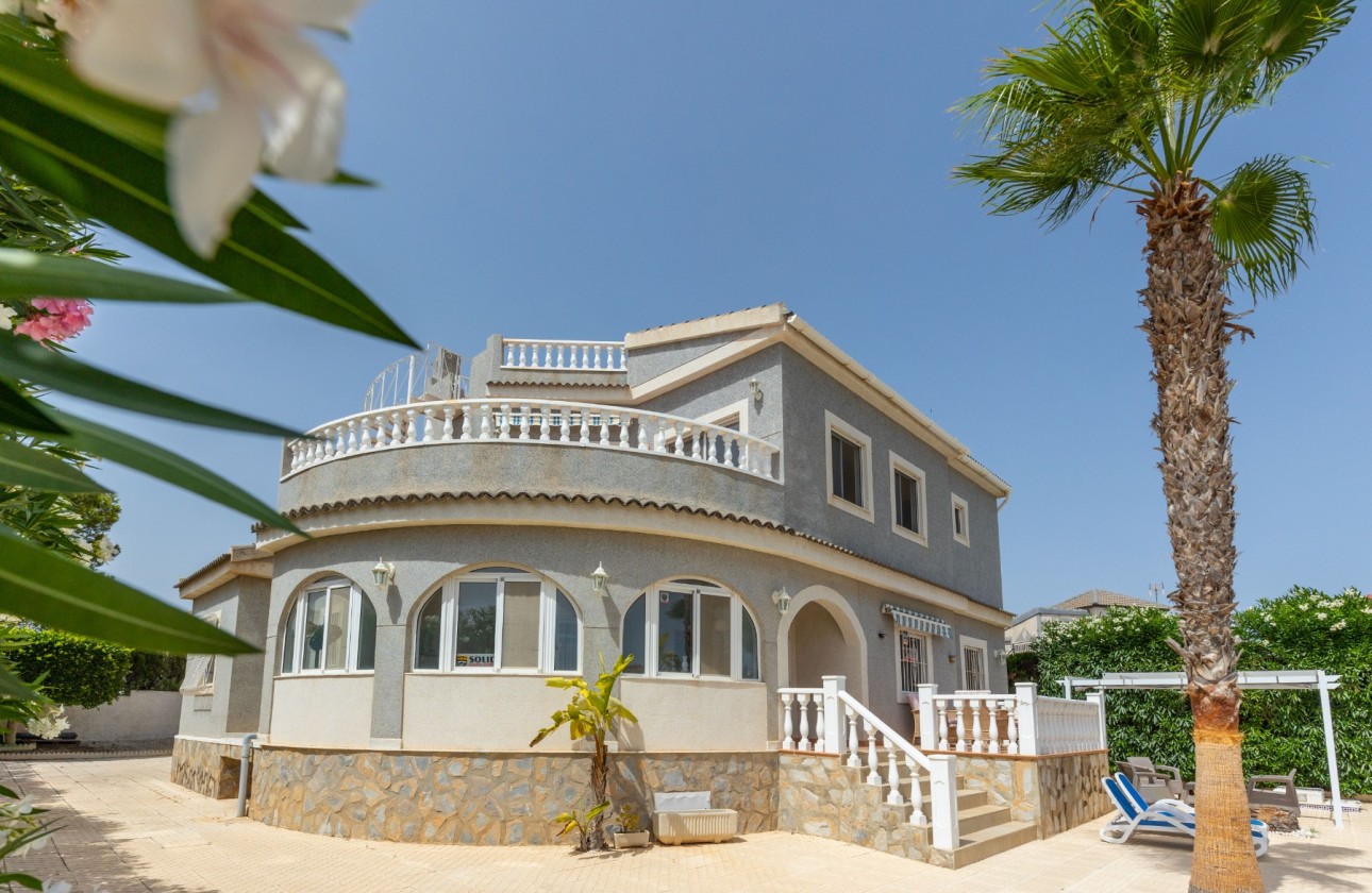 Resale - Detached Villa - La Marina
