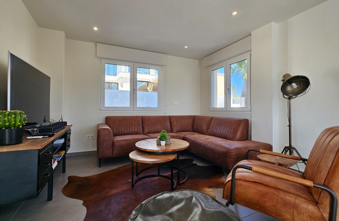 Resale - Detached Villa - La Marina