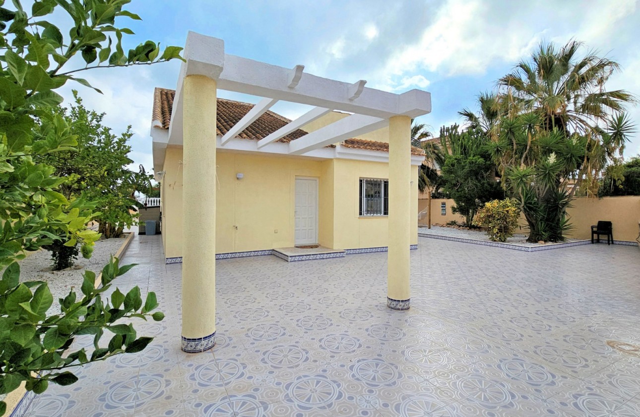 Resale - Detached Villa - Los Urrutias