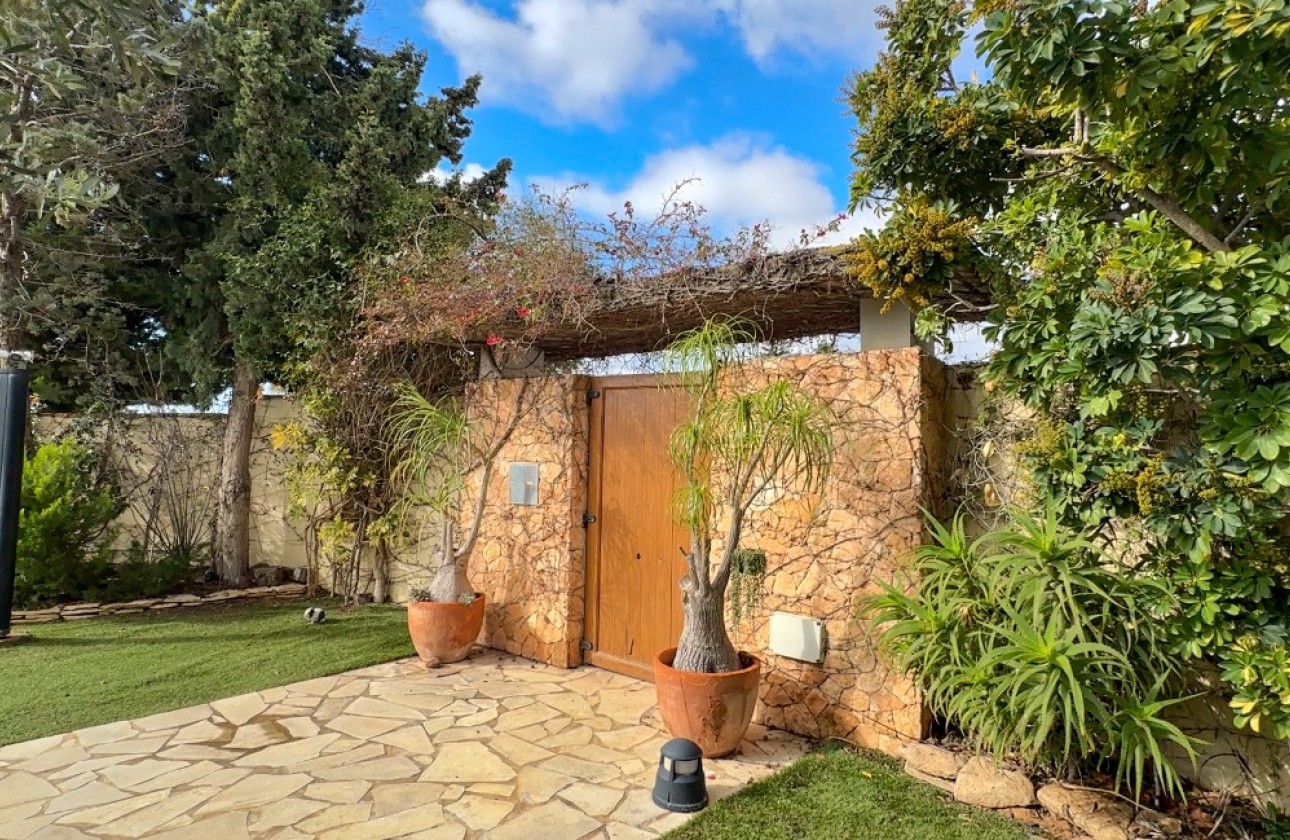 Resale - Detached Villa - Orihuela Costa - Dehesa de campoamor