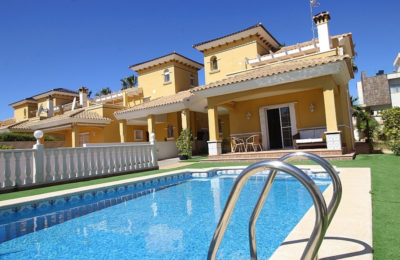 Resale - Detached Villa - Orihuela Costa - La Zenia