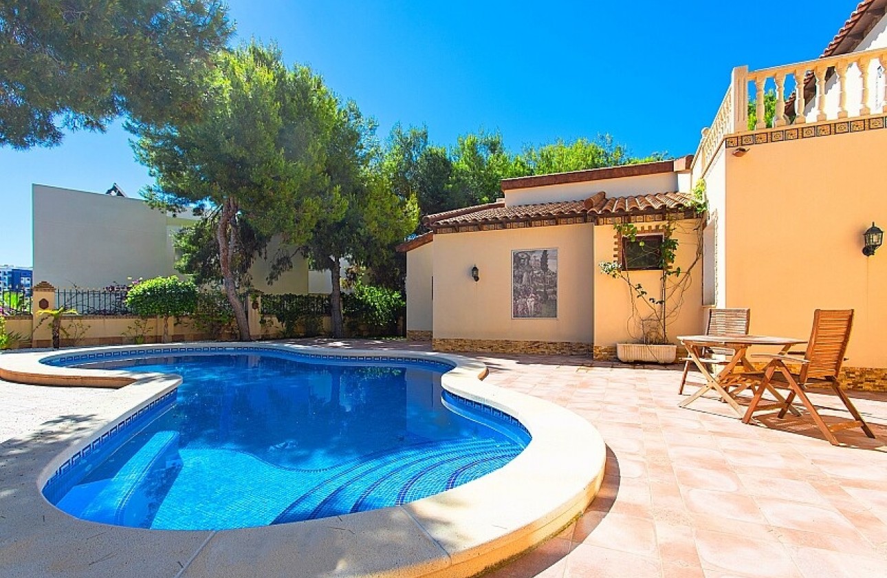 Resale - Detached Villa - Orihuela Costa - Punta Prima