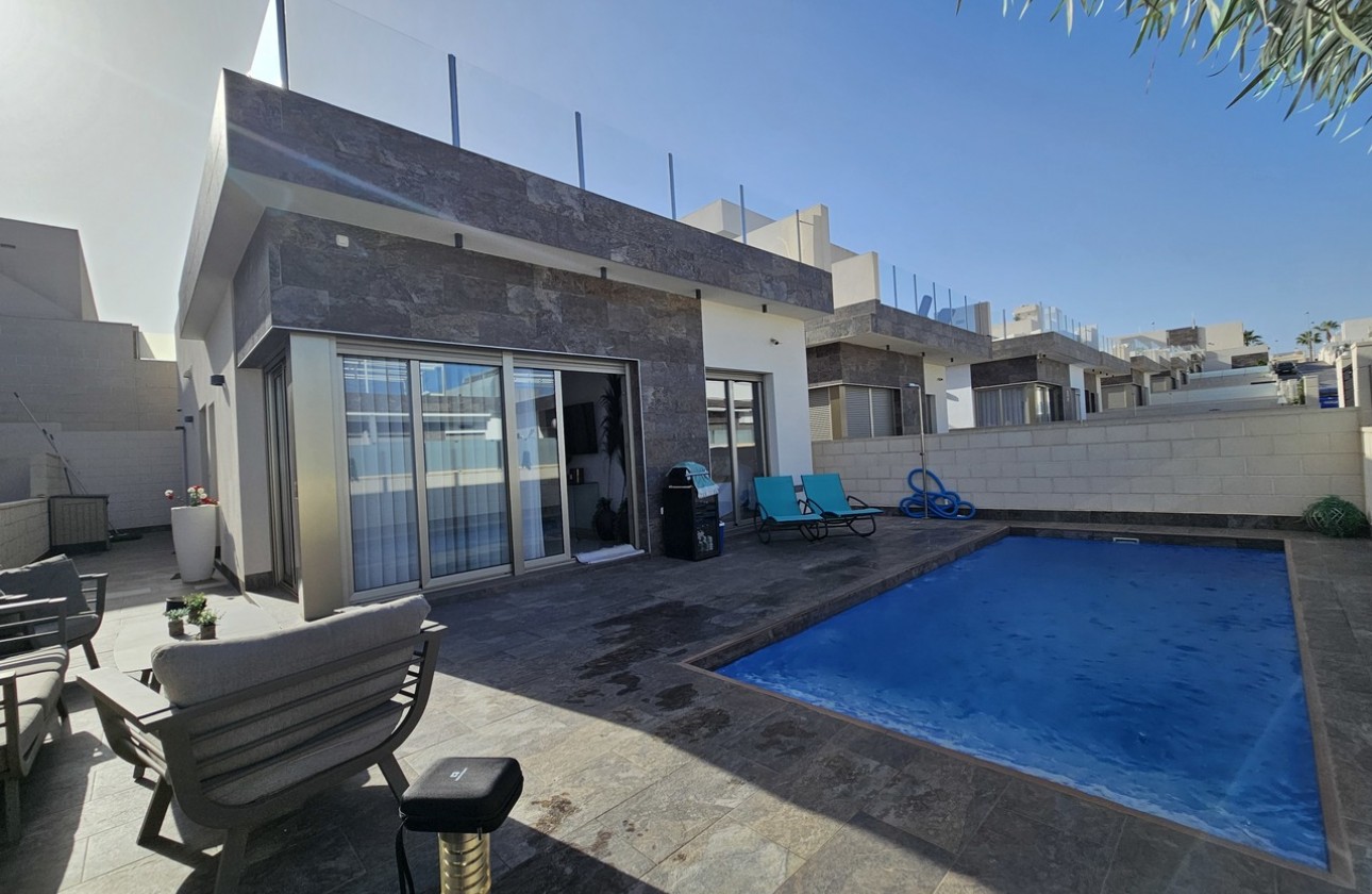 Resale - Detached Villa - Orihuela Costa - Villamartín