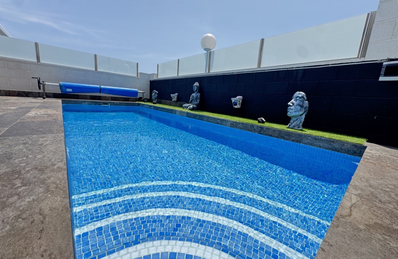 Resale - Detached Villa - Orihuela Costa - Villamartín