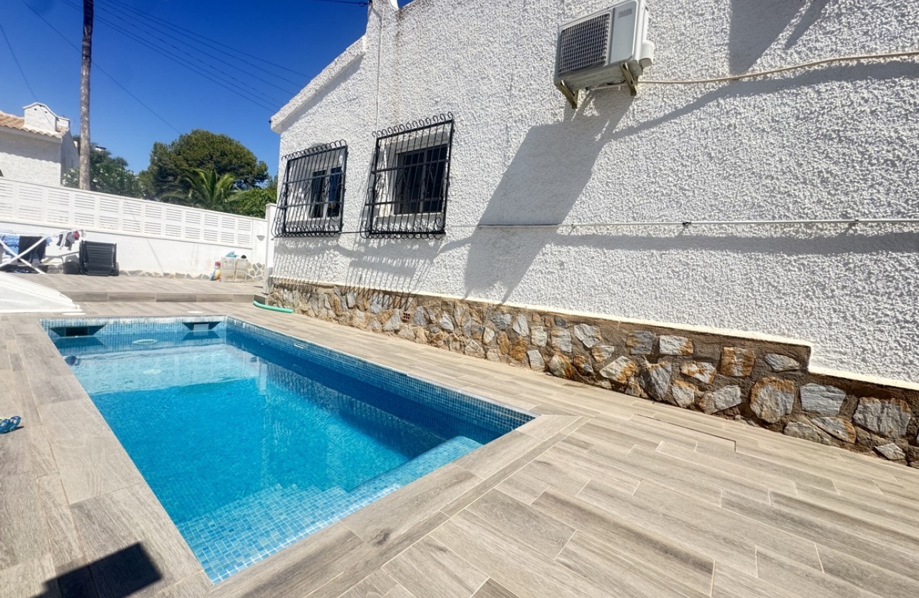 Resale - Detached Villa - Orihuela Costa - Villamartín