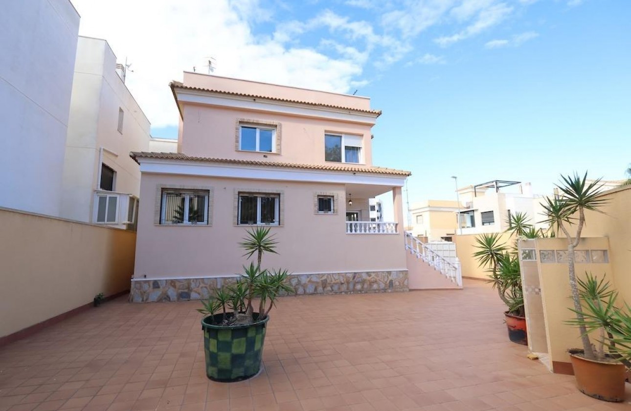 Resale - Detached Villa - Orihuela Costa - Villamartín