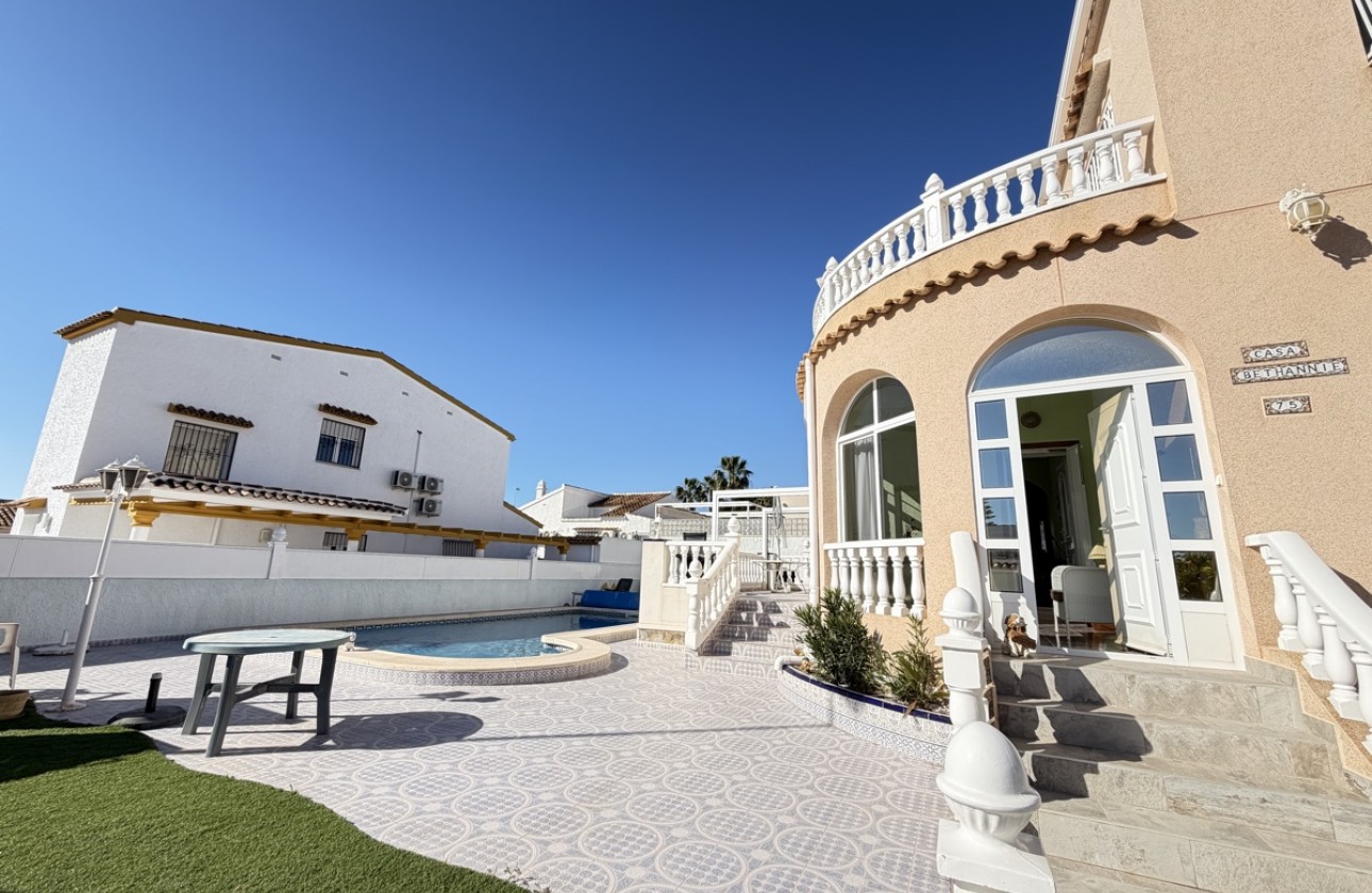 Resale - Detached Villa - Orihuela Costa - Villamartín
