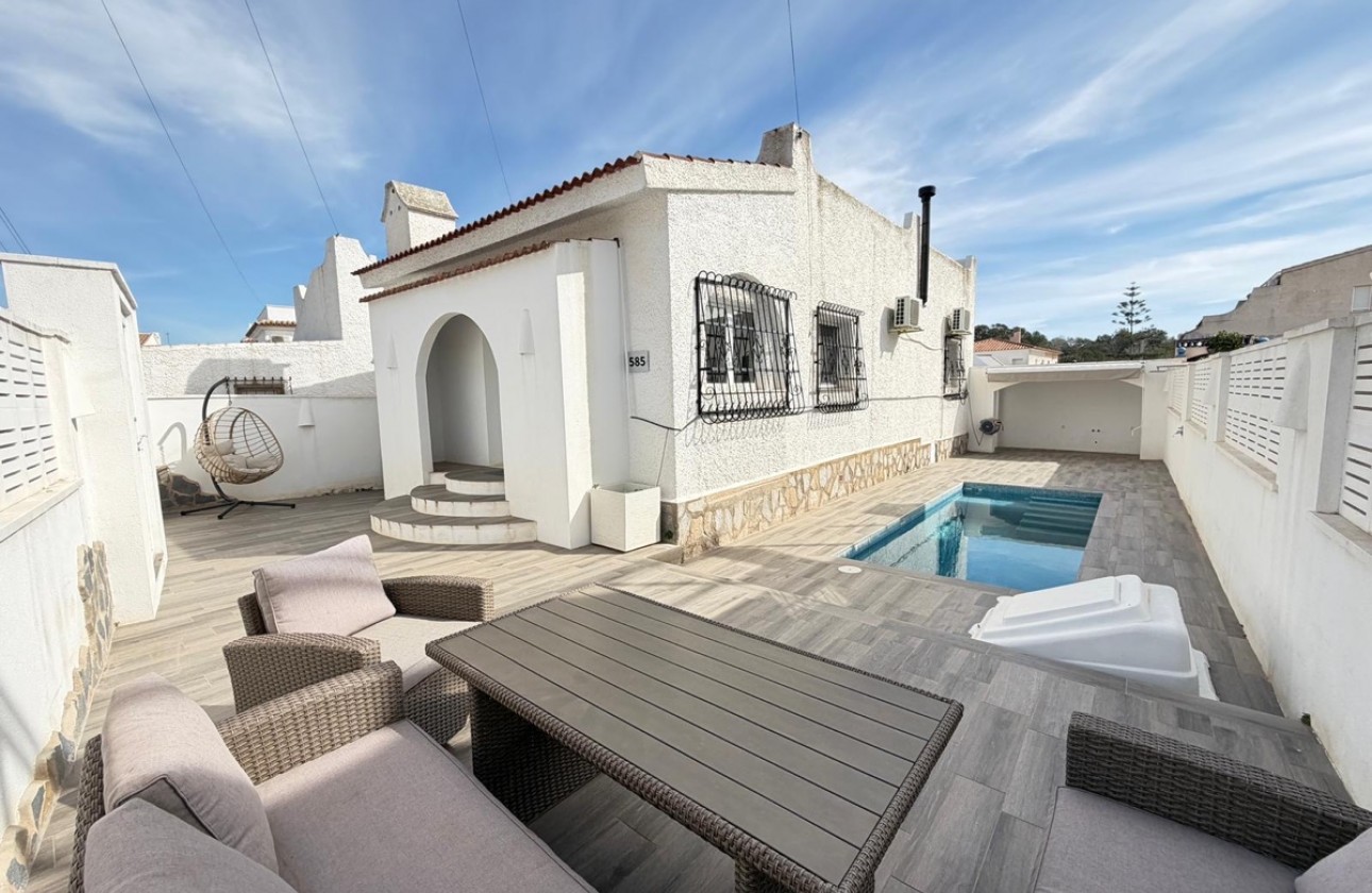 Resale - Detached Villa - Orihuela Costa - Villamartín
