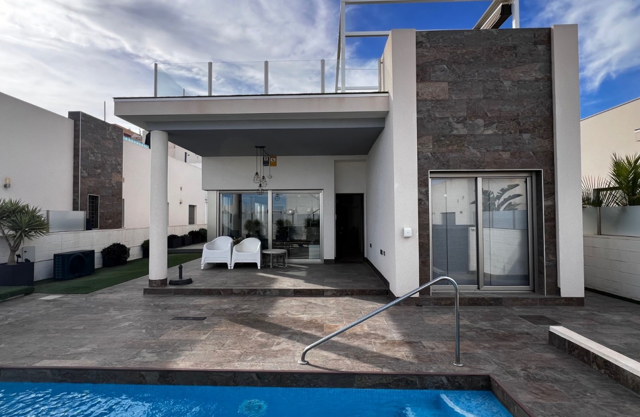 Resale - Detached Villa - Orihuela Costa - Villamartín