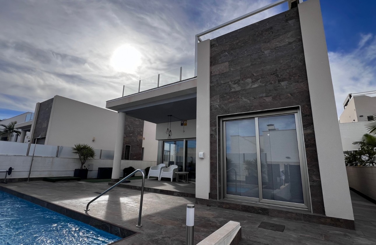 Resale - Detached Villa - Orihuela Costa - Villamartín