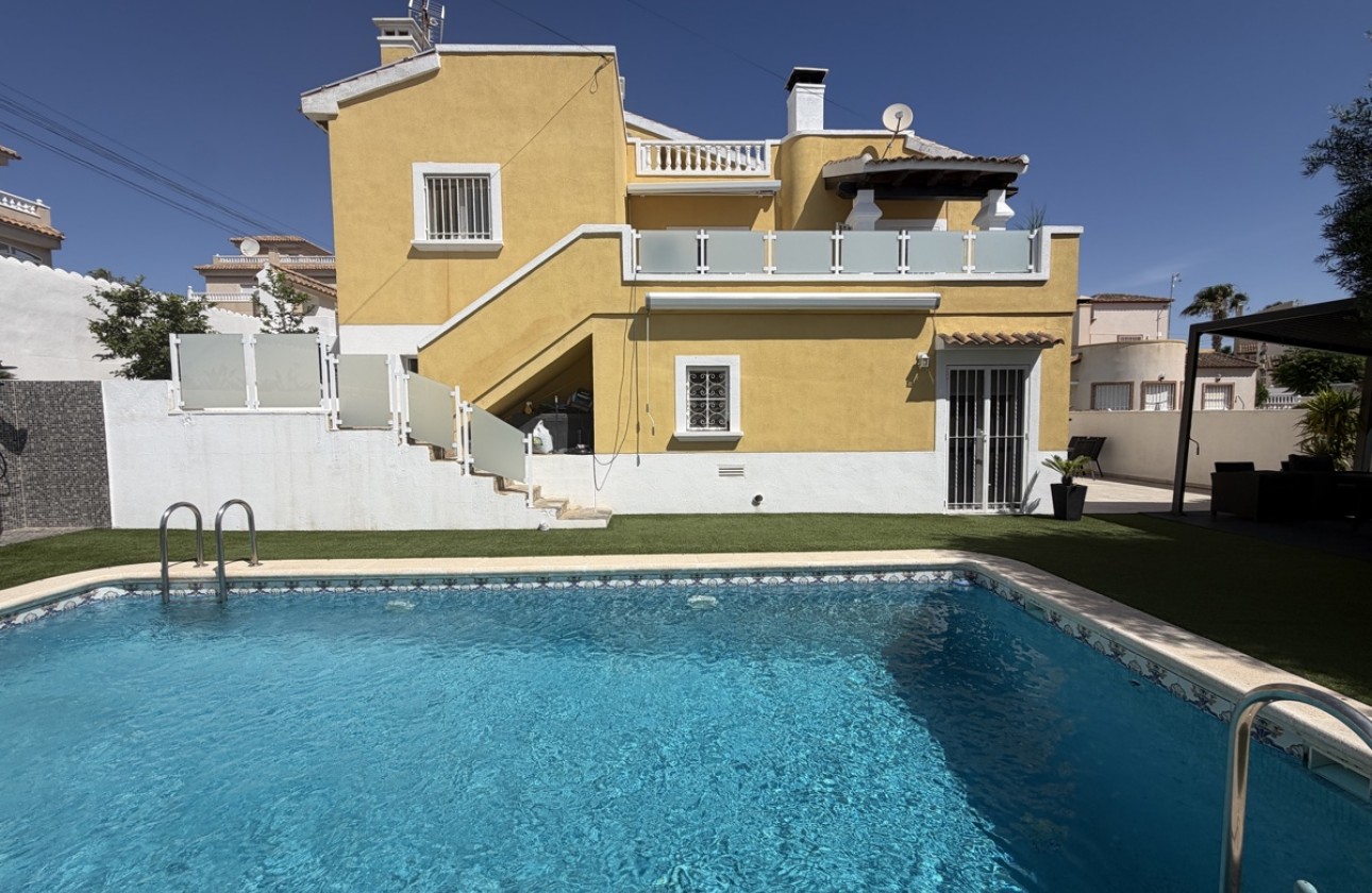 Resale - Detached Villa - Orihuela Costa - Villamartín
