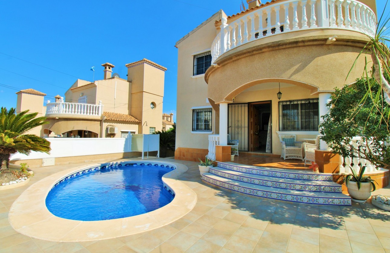Resale - Detached Villa - Orihuela Costa - Villamartín