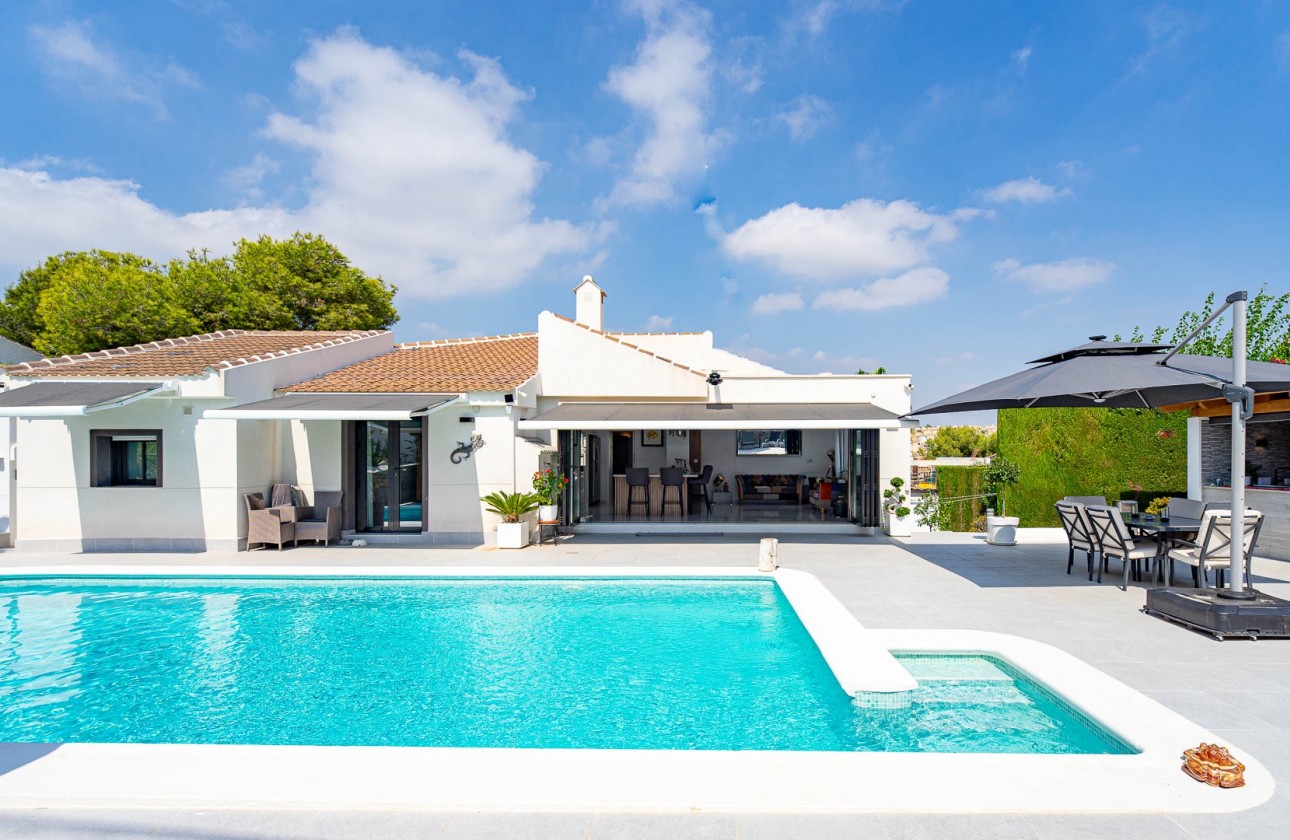 Resale - Detached Villa - Orihuela Costa - Villamartín