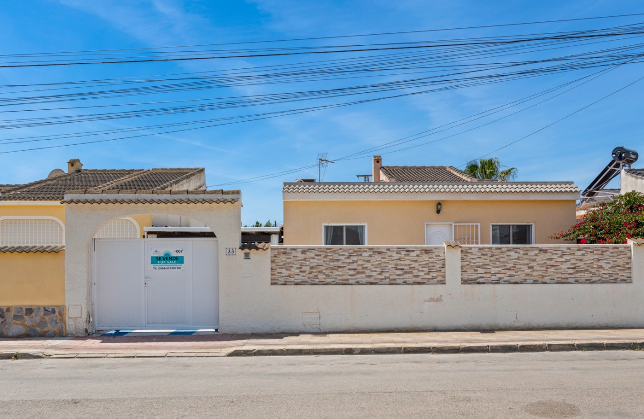 Resale - Detached Villa - Torrevieja