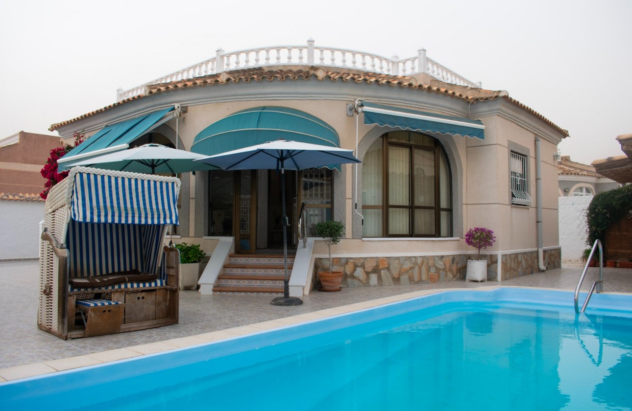 Resale - Detached Villa - Torrevieja