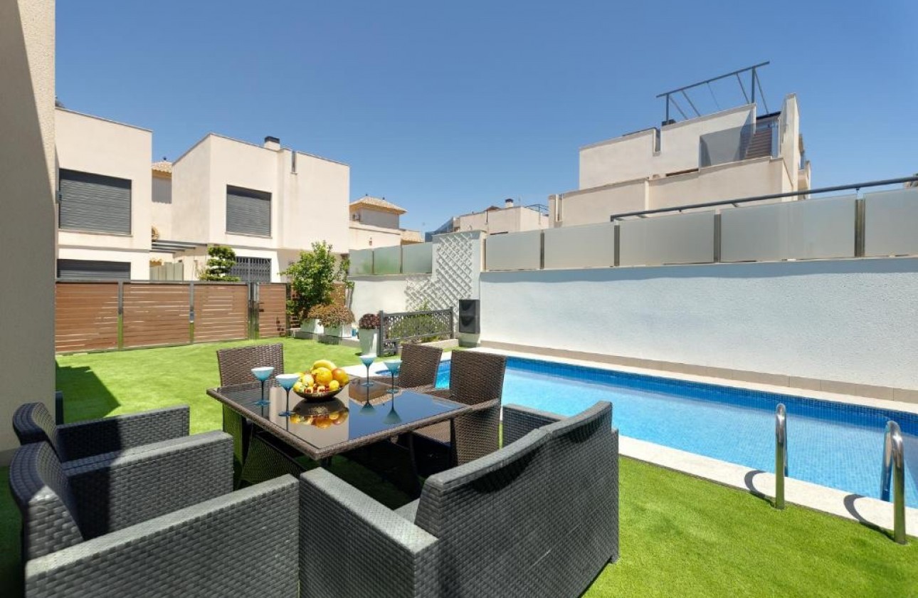 Resale - Detached Villa - Torrevieja