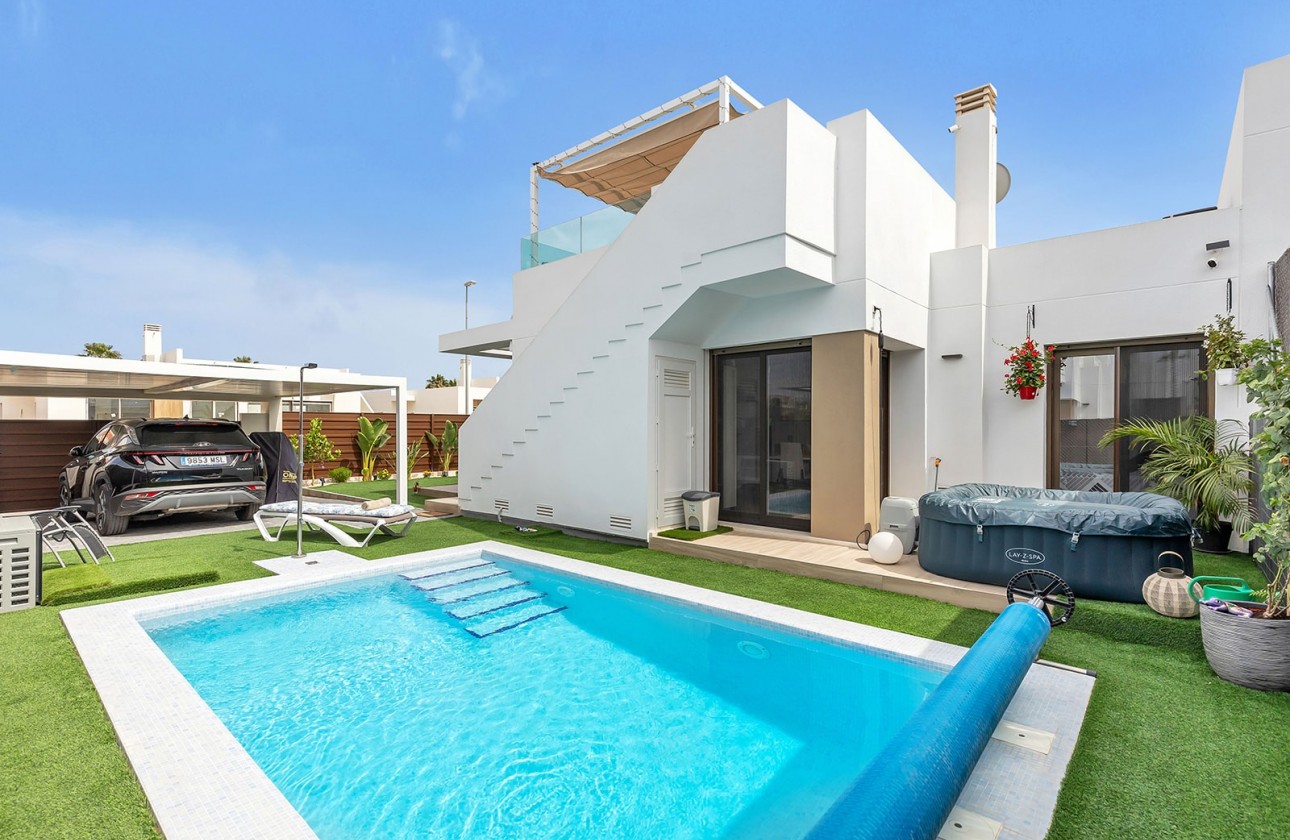 Resale - Detached Villa - Vistabella Golf