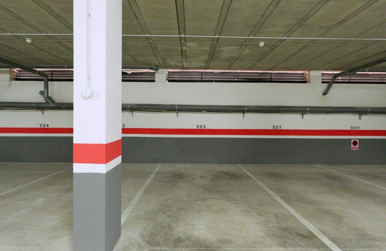 Resale - Garage - Torrevieja