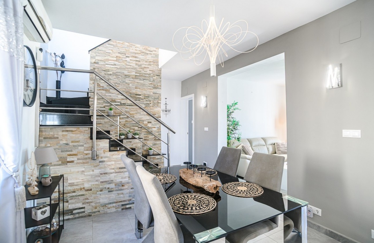 Resale - House - Algorfa