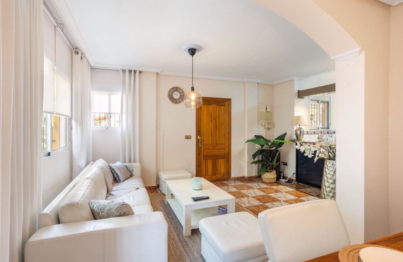 Resale - House - Orihuela Costa - La Regia