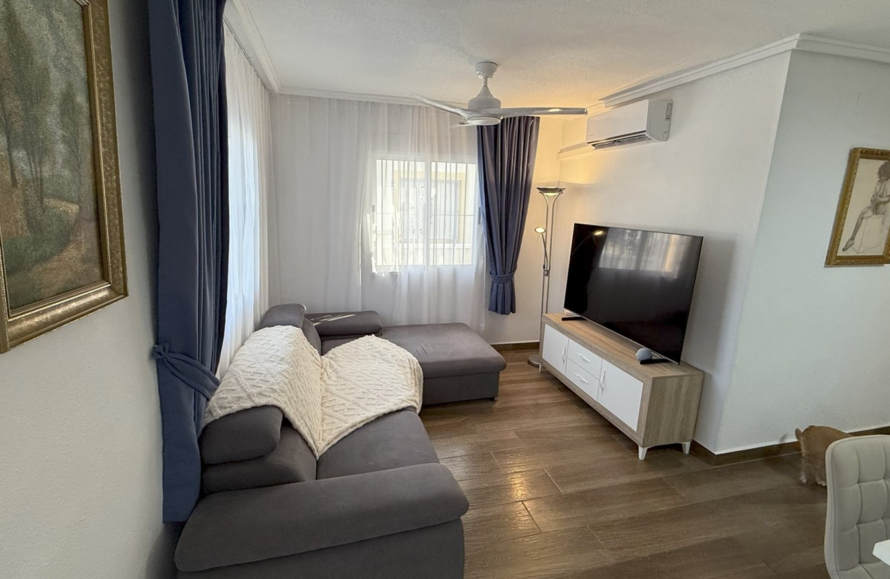 Resale - House - Orihuela Costa - La Zenia