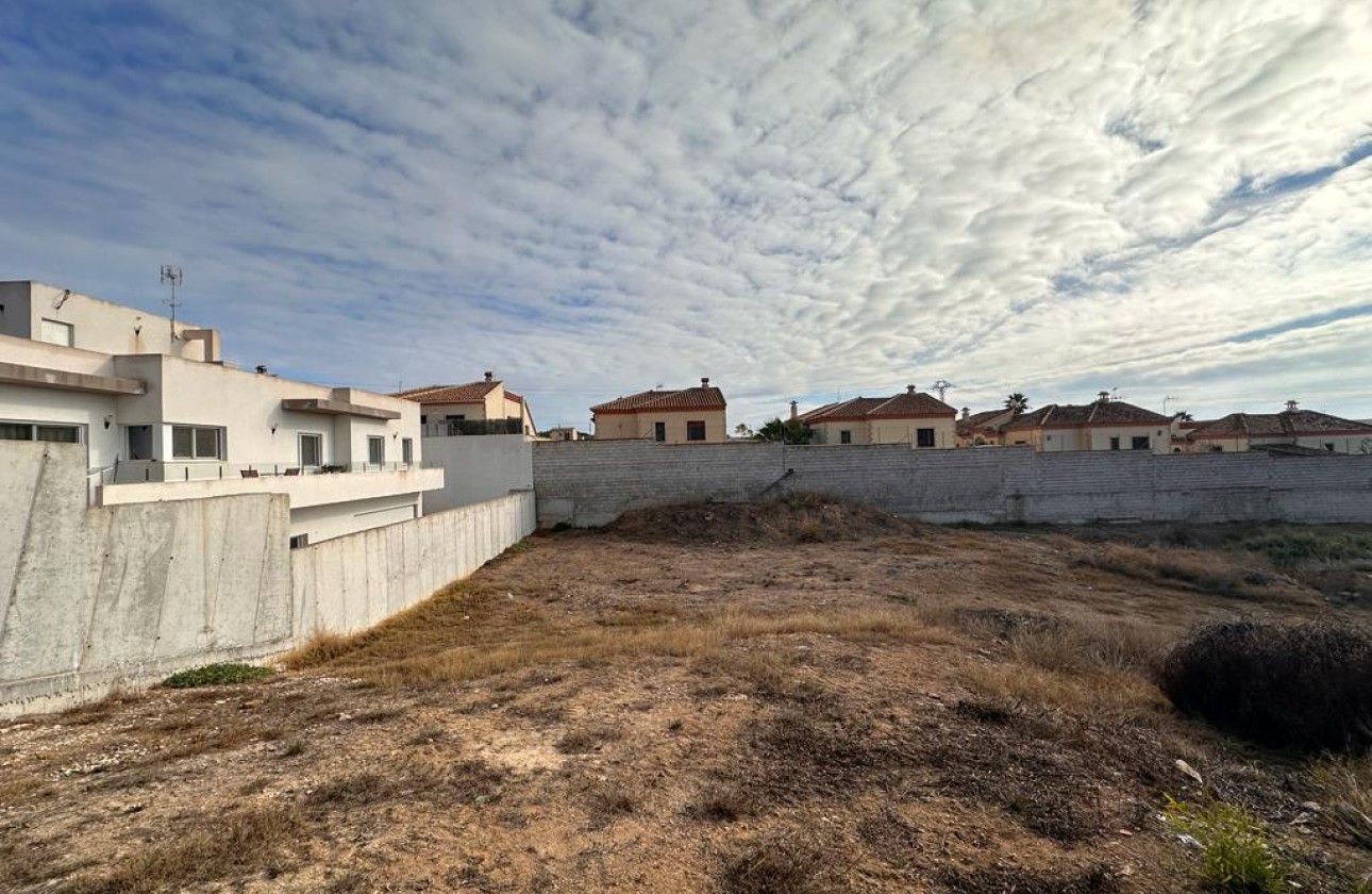 Resale - Plot / Land - La Marina - San Fulgencio