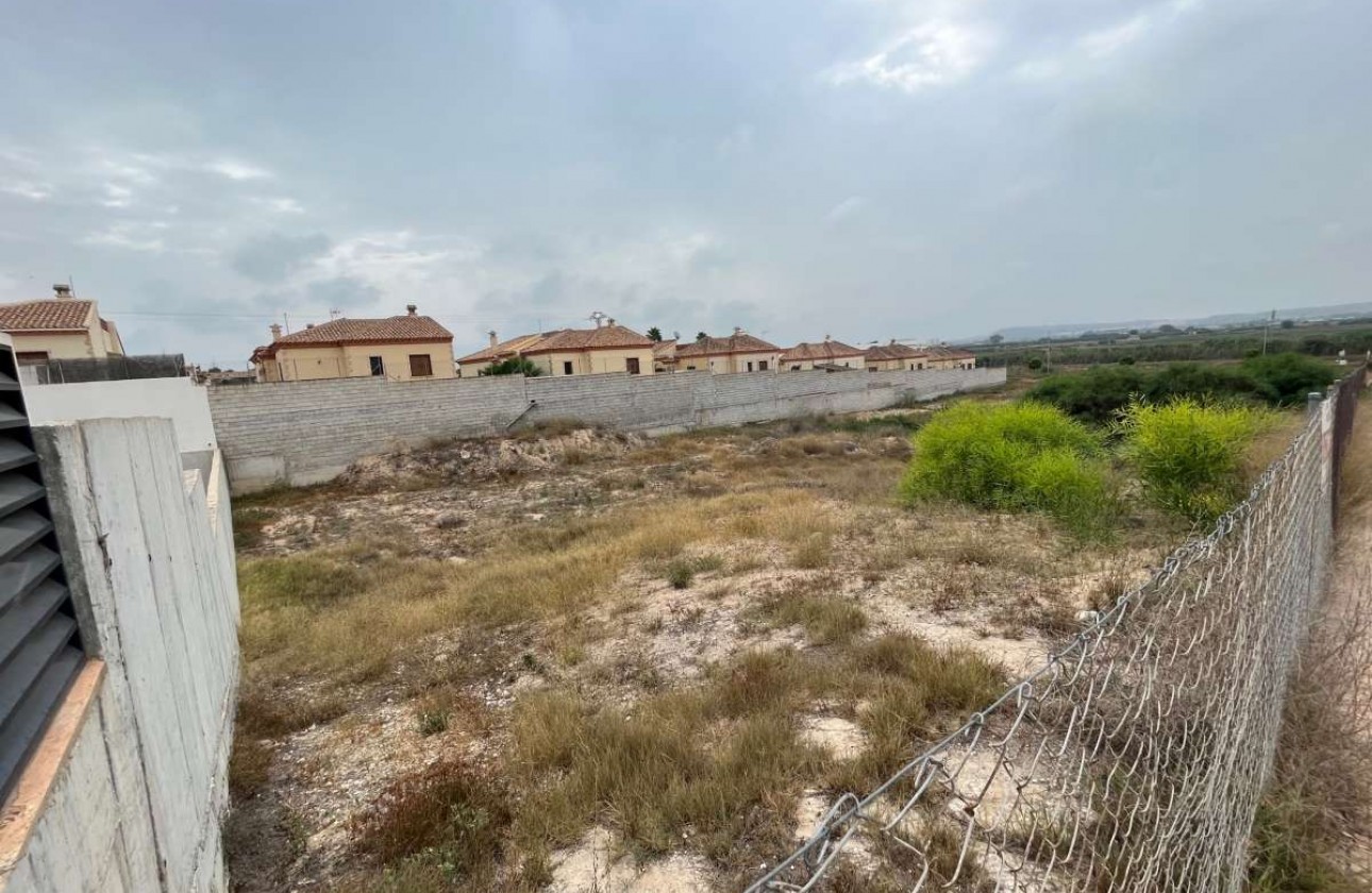 Resale - Plot / Land - La Marina - San Fulgencio