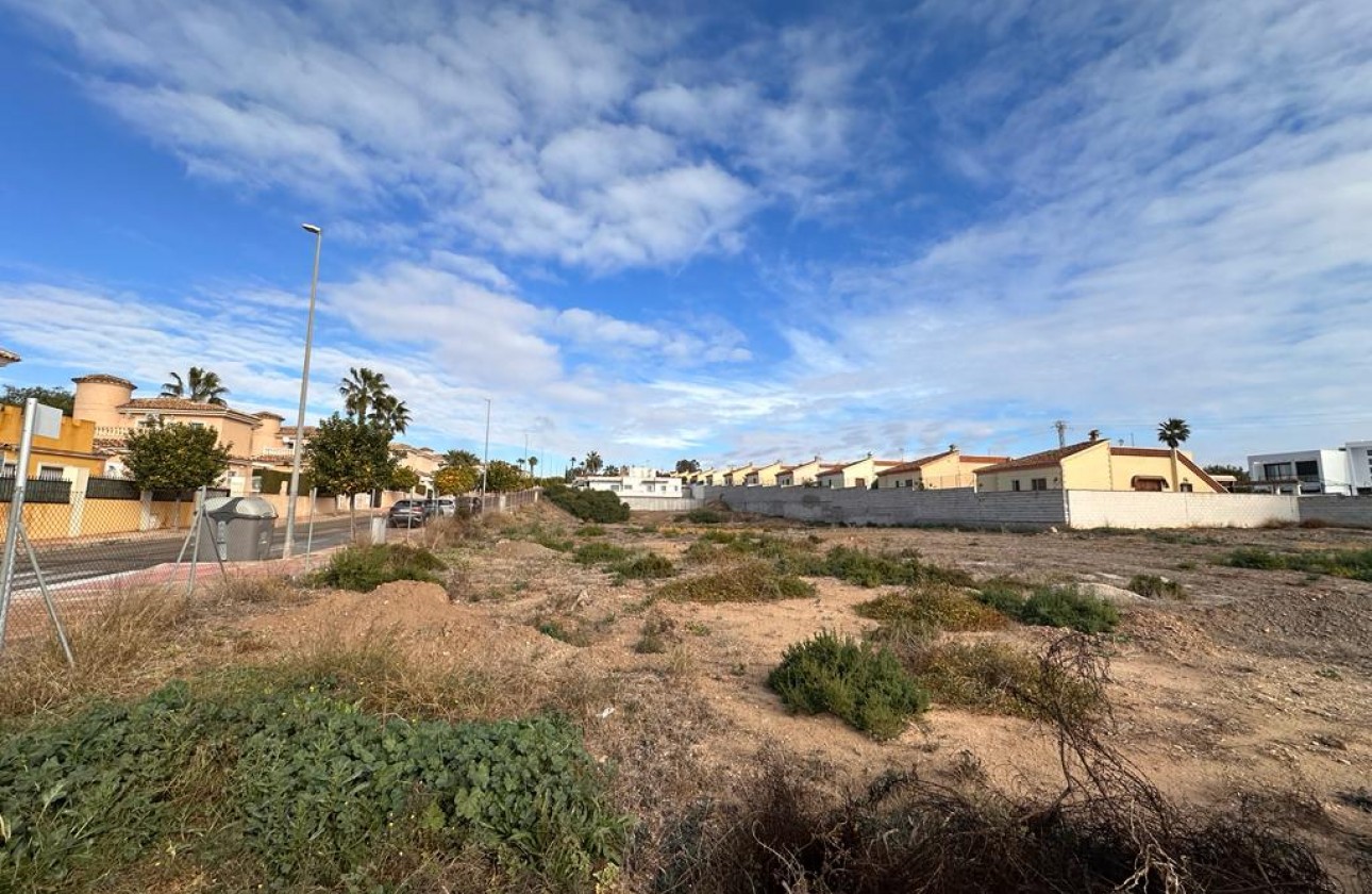 Resale - Plot / Land - La Marina - San Fulgencio