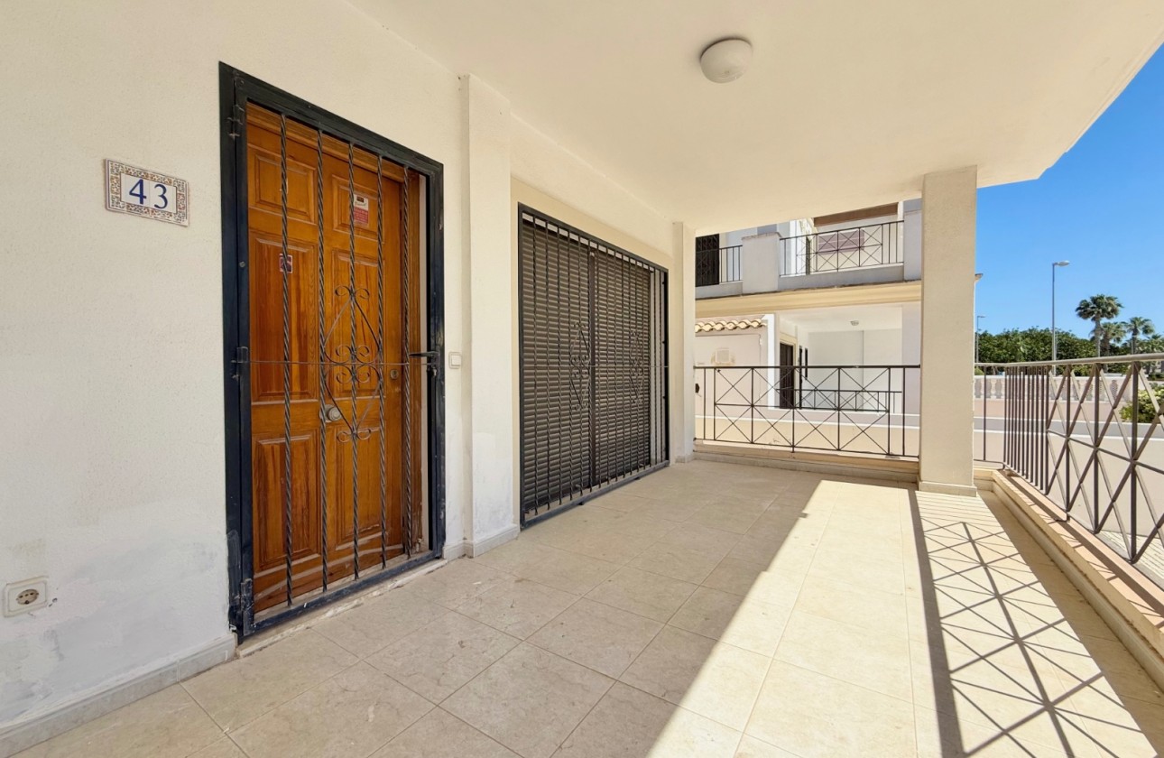 Resale - Semi Detached Villa - Ciudad Quesada