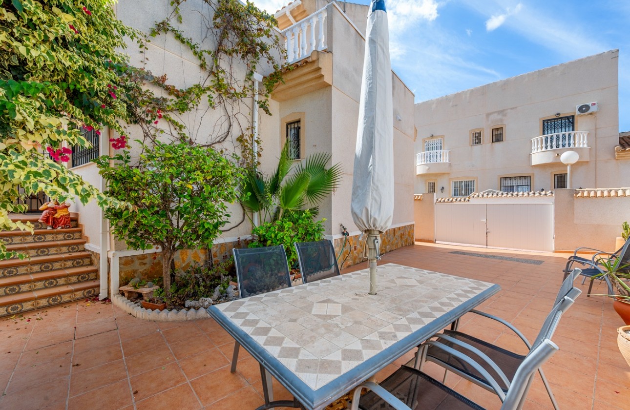 Resale - Semi Detached Villa - Ciudad Quesada