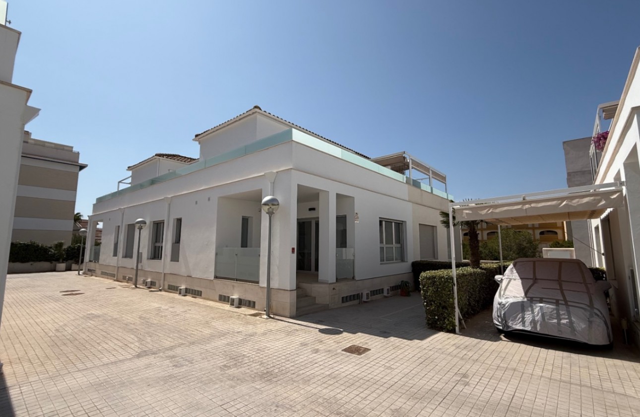 Resale - Semi Detached Villa - Orihuela