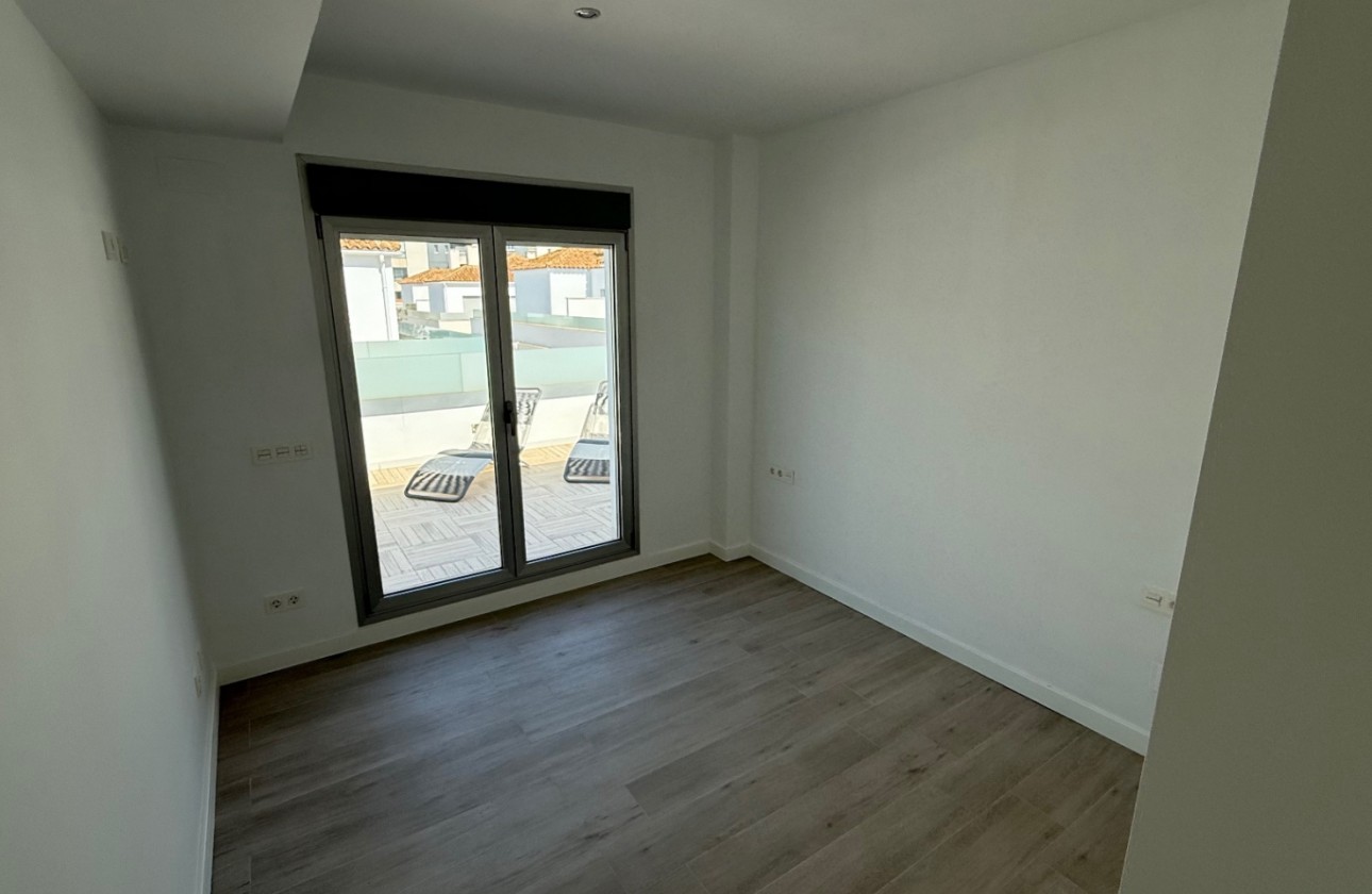 Resale - Semi Detached Villa - Orihuela