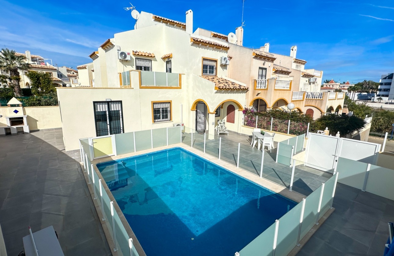 Resale - Semi Detached Villa - Orihuela