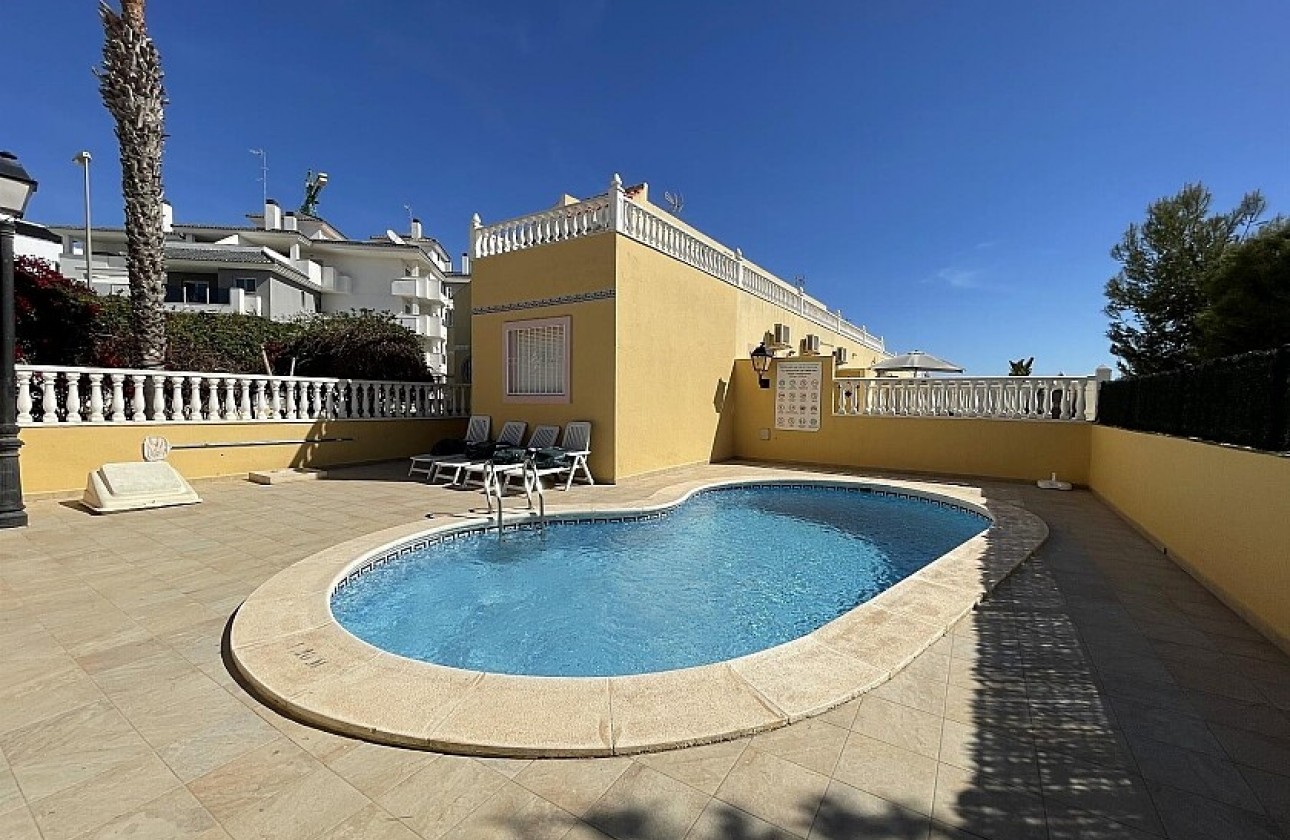 Resale - Townhouse - Orihuela Costa - Villamartín