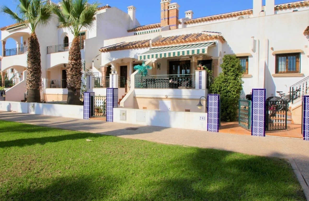 Resale - Townhouse - Orihuela Costa - Villamartín