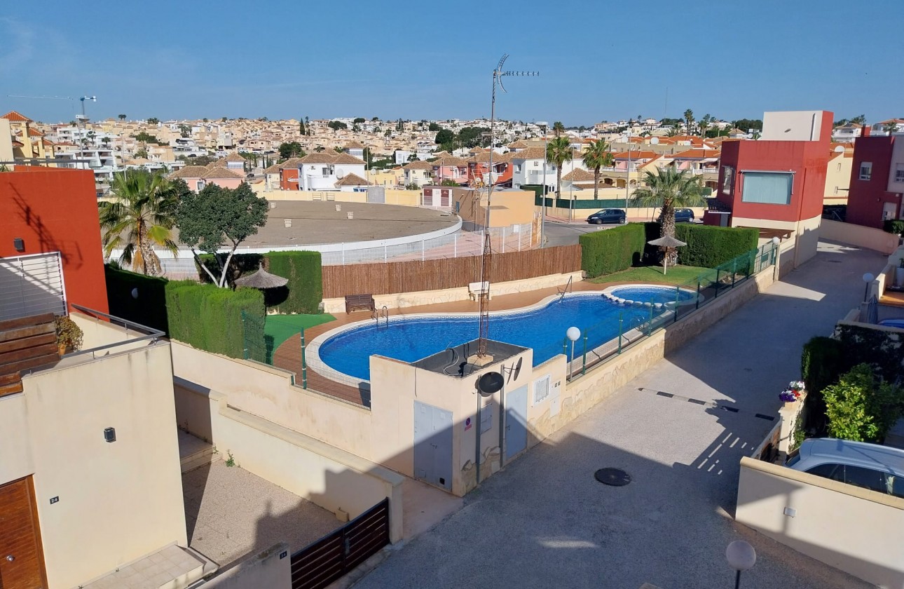 Resale - Townhouse - Orihuela Costa - Villamartín