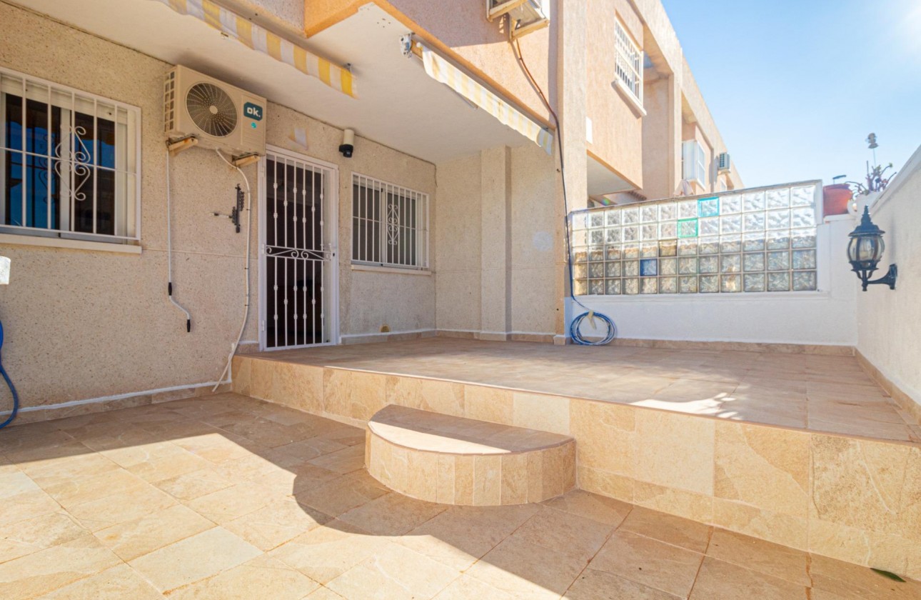 Resale - Townhouse - Torrevieja - Aguas Nuevas