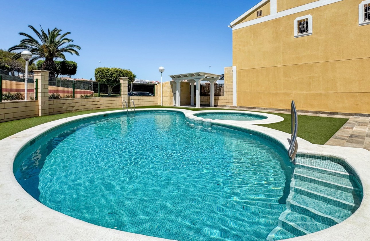 Resale - Townhouse - Torrevieja - Torrelamata - La Mata