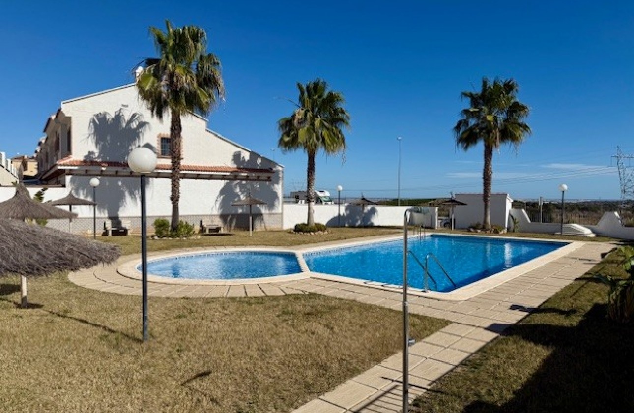 Reventa - Adosado - San Miguel de Salinas