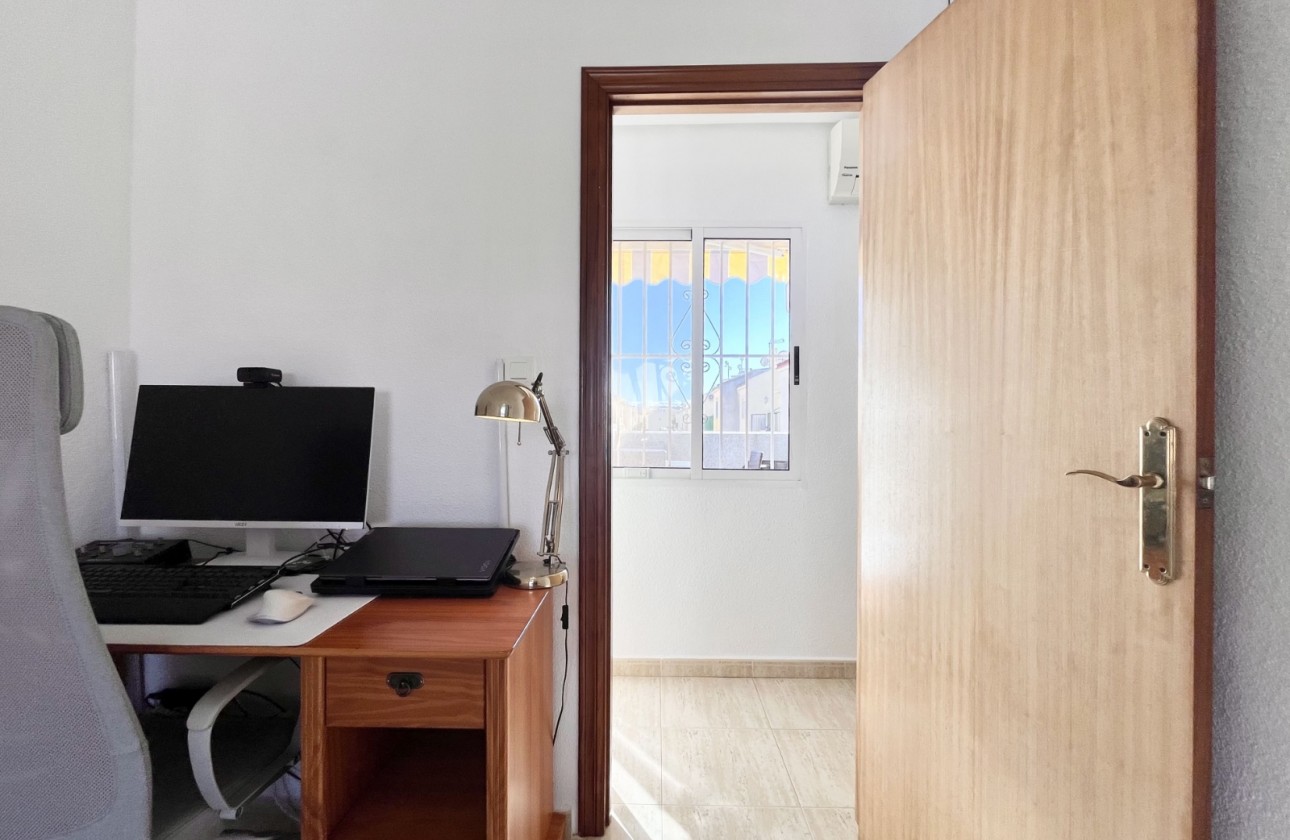 Reventa - Adosado - Torrevieja - La Siesta - El Salado -  Torreta