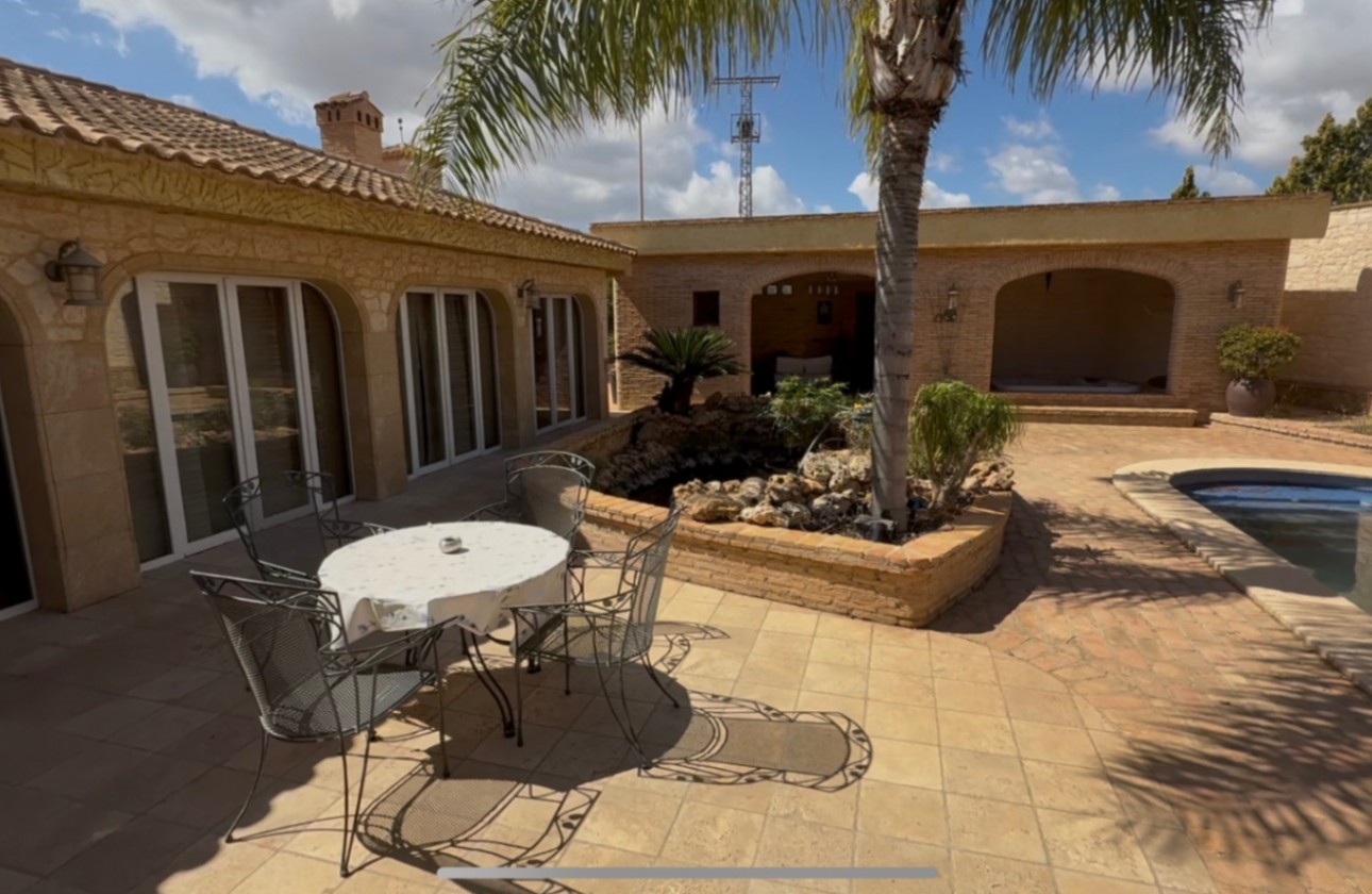 Reventa - Chalet Independiente - Cartagena