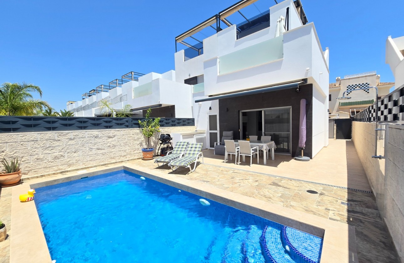 Reventa - Chalet Independiente - Ciudad Quesada - Doña Pepa