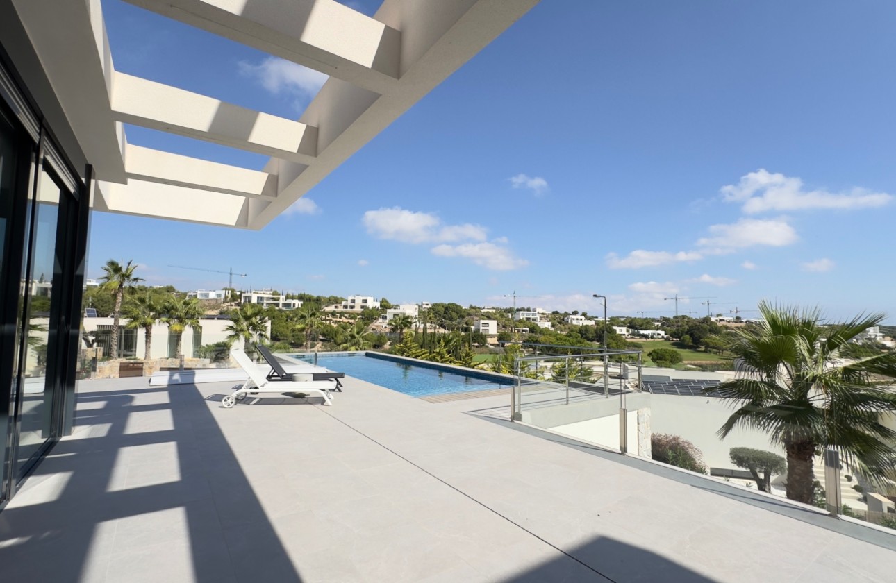 Reventa - Chalet Independiente - Las Colinas Golf