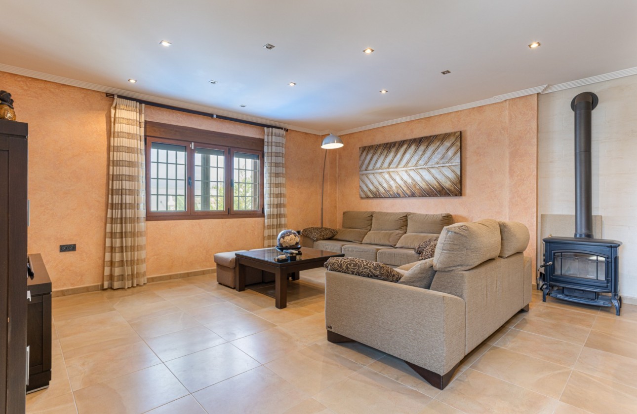 Reventa - Chalet Independiente - Los Montesinos