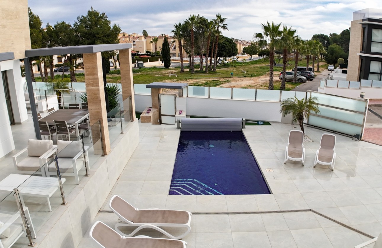 Reventa - Chalet Independiente - Orihuela Costa - Villamartín