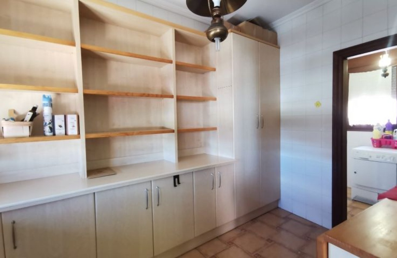 Reventa - Chalet Independiente - Orihuela