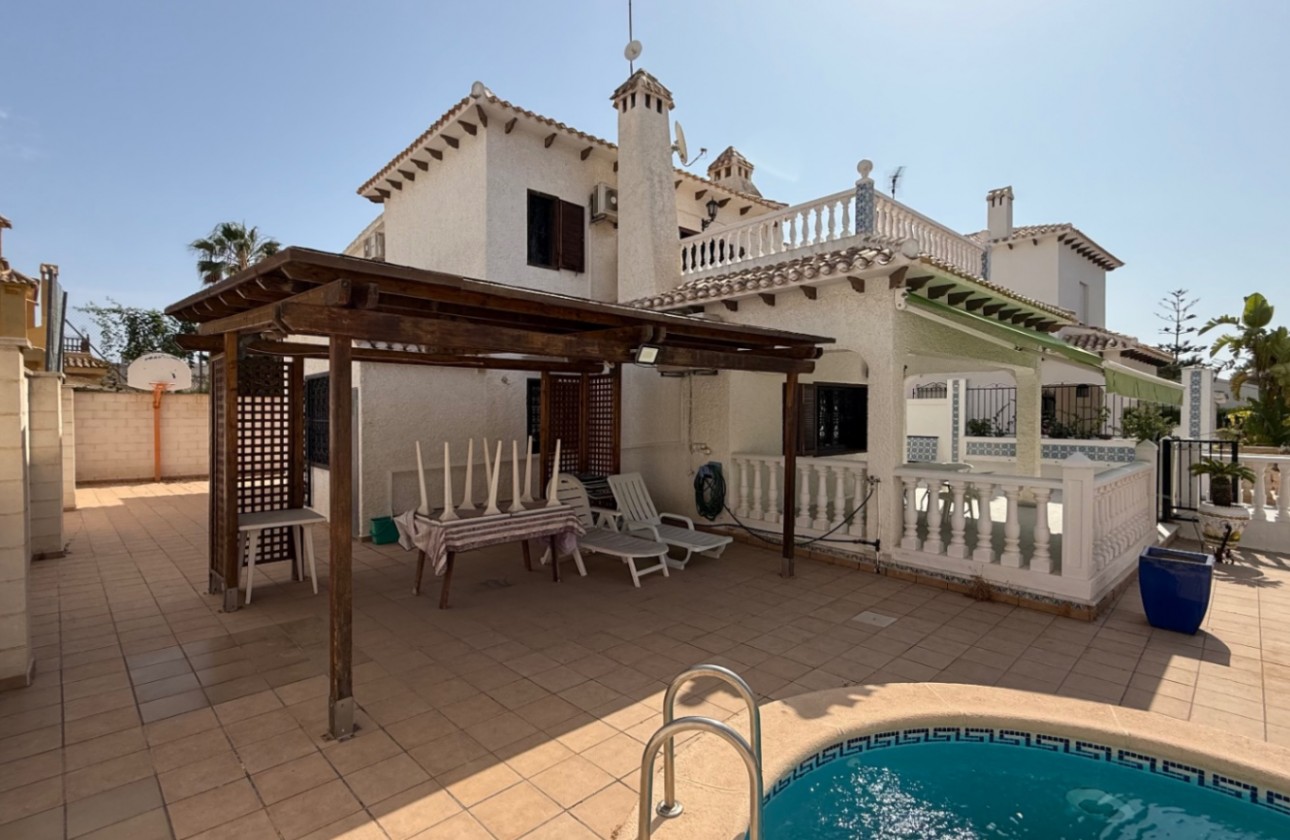 Reventa - Chalet Independiente - Orihuela